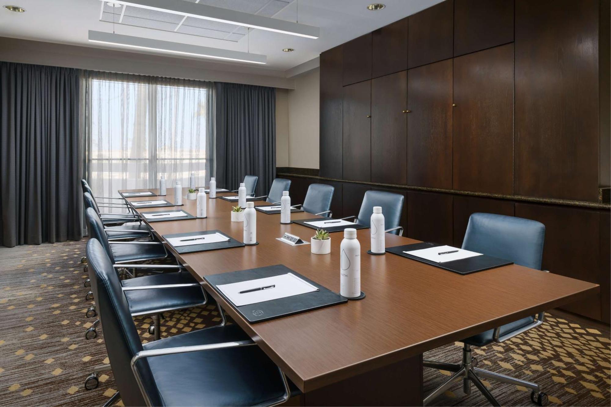 Hilton Phoenix Airport Eksteriør bilde
